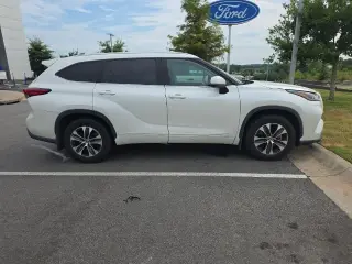 Toyota Highlander 2021 XLE 4p SUV