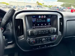 Chevrolet Silverado 1500 2015 4x2 LT 4p. Cabina de Tripulacion 5.8 pies CBH