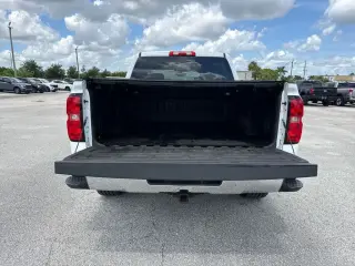Chevrolet Silverado 1500 2015 4x2 LT 4p. Cabina de Tripulacion 5.8 pies CBH