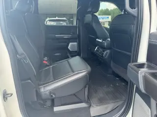 Ford F-150 2023 4x4 Lariat 4p SuperCrew 5.5 ft. SB