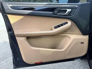 Porsche Macan 2019 AWD S 4p SUV
