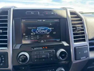 Ford F-150 2015 4x4 Platinum 4dr SuperCrew 5.5 ft. SB