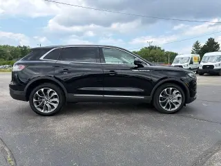 Lincoln Nautilus 2023 AWD Reserve 4dr SUV