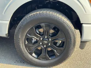 Ford F-150 2023 4x4 XL 4dr SuperCrew 5.5 ft. SB