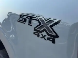 Ford F-150 2023 4x4 XL 4dr SuperCrew 5.5 ft. SB