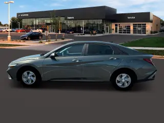 Hyundai ELANTRA 2025 SE Sedán 4p