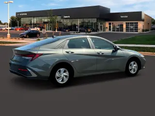 Hyundai ELANTRA 2025 SE Sedán 4p