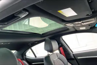 Genesis G70 2023 2.0T 4p Sedan