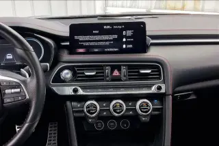 Genesis G70 2023 2.0T 4p Sedan
