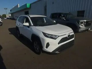 Toyota RAV4 2025 XLE 4p SUV