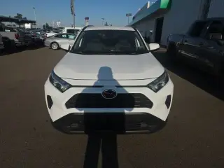 Toyota RAV4 2025 XLE 4p SUV