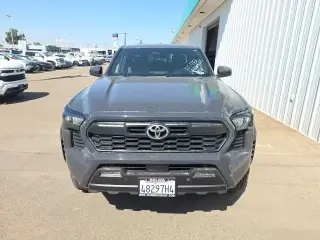 Toyota Tacoma 2025 4x4 SR5 4dr Cab Doble 5.0 ft SB