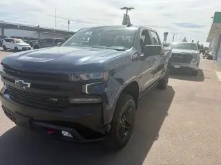 Chevrolet Silverado 1500 Limited 2022 4x4 LT Trail Boss 4p. Cabina de tripulación 5.8 ft. CB