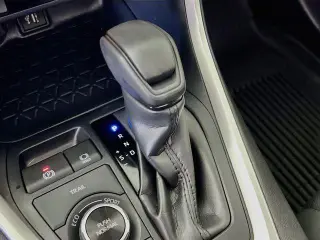 Toyota RAV4 Hybrid 2023 AWD XLE 4dr SUV