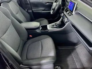 Toyota RAV4 Hybrid 2023 AWD XLE 4dr SUV