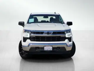 Chevrolet Silverado 1500 2022 4x4 LT Cabina de 4 puertas Crew 5.8 pies ST con 1LT