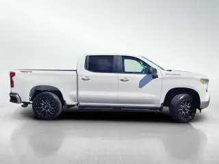 Chevrolet Silverado 1500 2022 4x4 LT Cabina de 4 puertas Crew 5.8 pies ST con 1LT
