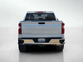 Chevrolet Silverado 1500 2022 4x4 LT Cabina de 4 puertas Crew 5.8 pies ST con 1LT