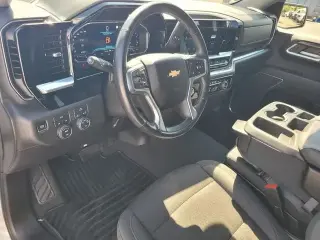 Chevrolet Silverado 1500 2022 4x4 LT Cabina de 4 puertas Crew 5.8 pies ST con 1LT