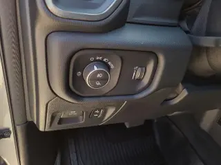 Ram 1500 2021 4x4 Rebel 4p Cabina Completa 5,6 pies de caja de carga