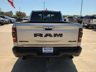 Ram 1500 2021 4x4 Rebel 4p Cabina Completa 5,6 pies de caja de carga