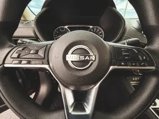 Nissan Sentra 2025 SV 4p Sedan