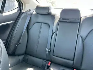 Genesis G70 2026 2.5T Standard 4p Sedan