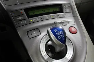 Toyota Prius 2015 Tres Hatchback de 4 puertas