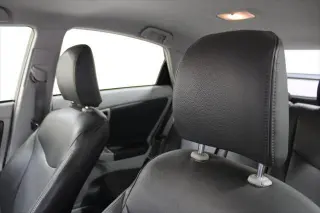 Toyota Prius 2015 Tres Hatchback de 4 puertas