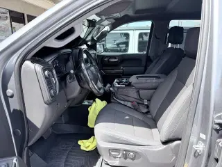 Chevrolet Silverado 1500 2020 4x2 RST 4p Camioneta de cabina completa 5.8 pies SB