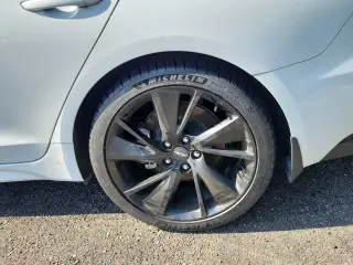 Genesis G70 2023 2.0T 4dr Sedan