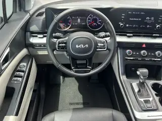Kia Carnival 2023 LX 4p Minivan