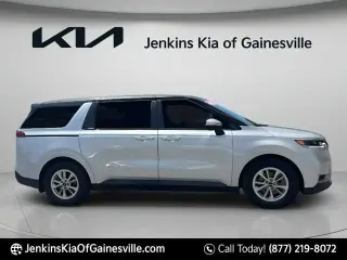 Kia Carnival 2023 LX 4p Minivan