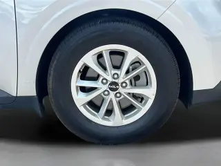 Kia Carnival 2023 LX 4p Minivan
