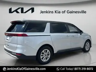 Kia Carnival 2023 LX 4p Minivan