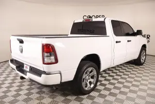 Ram 1500 2024 4x2 Tradesman 4p Camioneta Cuadra Quad Cab 6,4 ft. SB