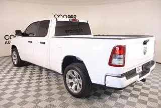 Ram 1500 2024 4x2 Tradesman 4p Camioneta Cuadra Quad Cab 6,4 ft. SB