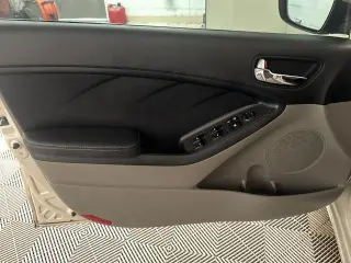 Kia Forte 2015 LX 4p Sedan 6AT