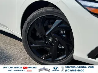 Hyundai ELANTRA 2026 SEL Sport 4p Sedán