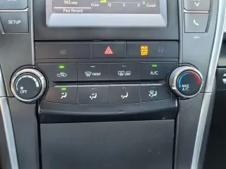 Toyota Camry 2017 SE 4p Sedan