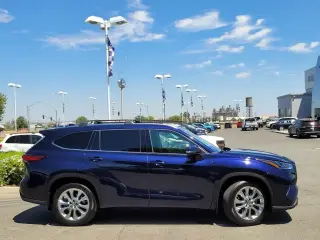 Toyota Highlander 2023 AWD Limited 4dr SUV