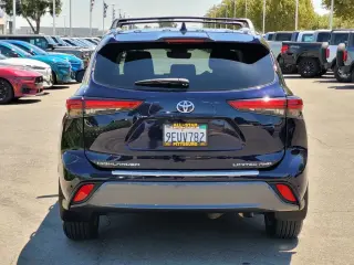 Toyota Highlander 2023 AWD Limited 4dr SUV