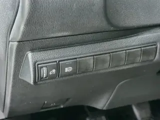 Toyota Corolla 2020 SE 4p Sedan 6M