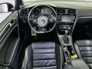 Volkswagen Golf R 2017 AWD 4Motion 4p Hatchback 6A con DCC y navegación
