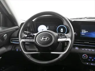 Hyundai ELANTRA 2025 SEL Confort 4p Sedan