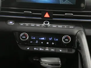 Hyundai ELANTRA 2025 SEL Confort 4p Sedan