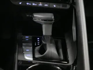 Hyundai ELANTRA 2025 SEL Confort 4p Sedan