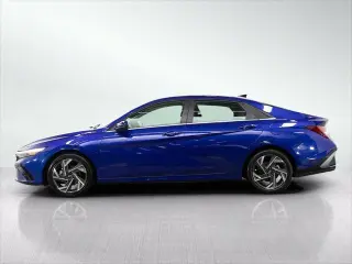 Hyundai ELANTRA 2025 SEL Confort 4p Sedan