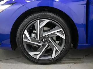 Hyundai ELANTRA 2025 SEL Confort 4p Sedan