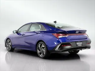 Hyundai ELANTRA 2025 SEL Confort 4p Sedan